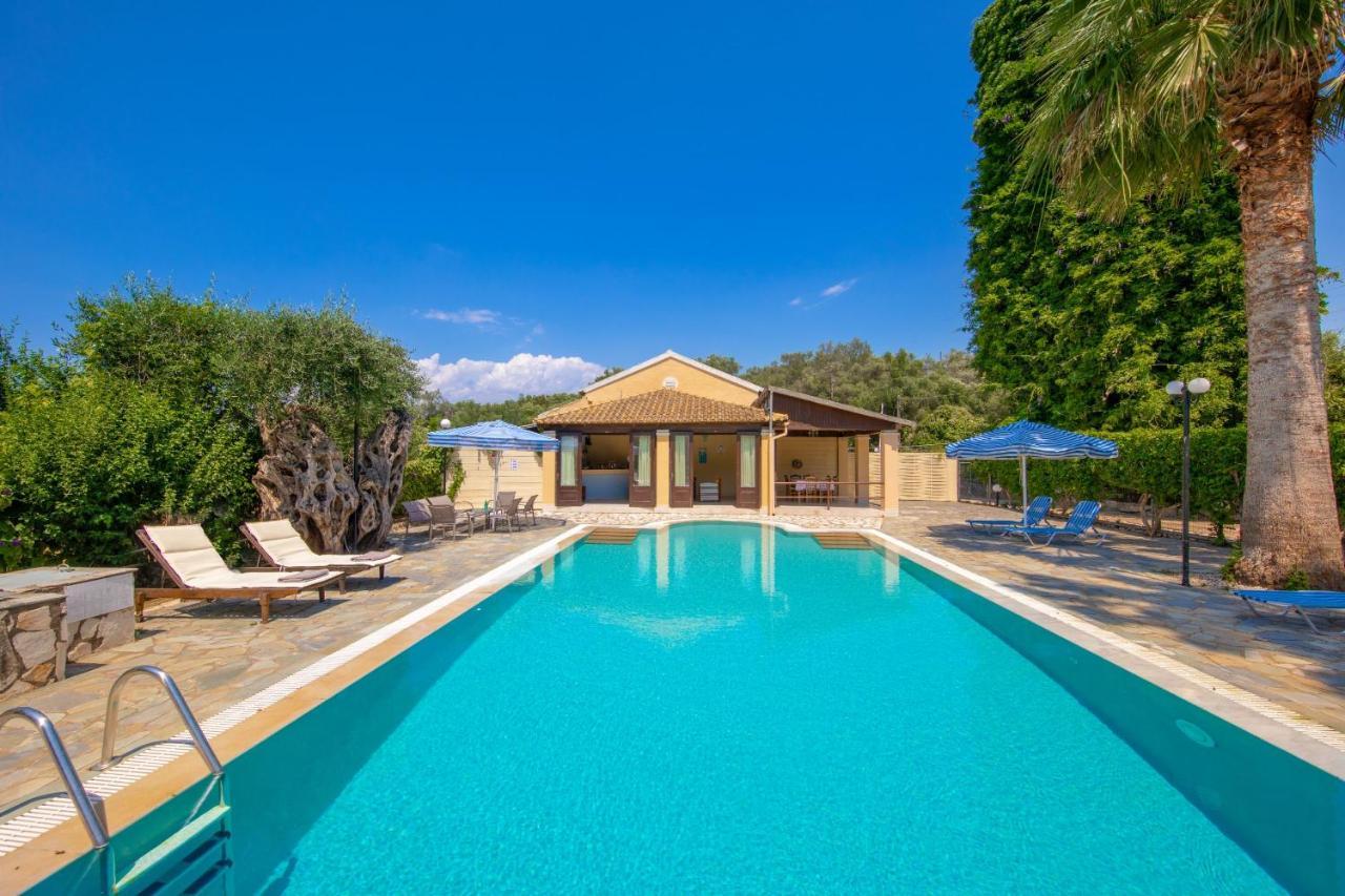 Villa Lianolia Peritheia Exterior foto
